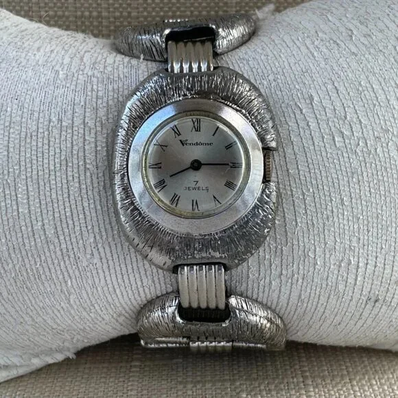 Vintage Vendome Women Wristwatch Silver Tone Analog Handwinding 7 Jewels Watch Rare Vintage Vendome Wristwatch 7 Jewels Silver Tone Analog  main image 4